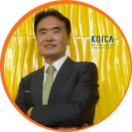 Prof. Dipl. Des. Claudia Aymar